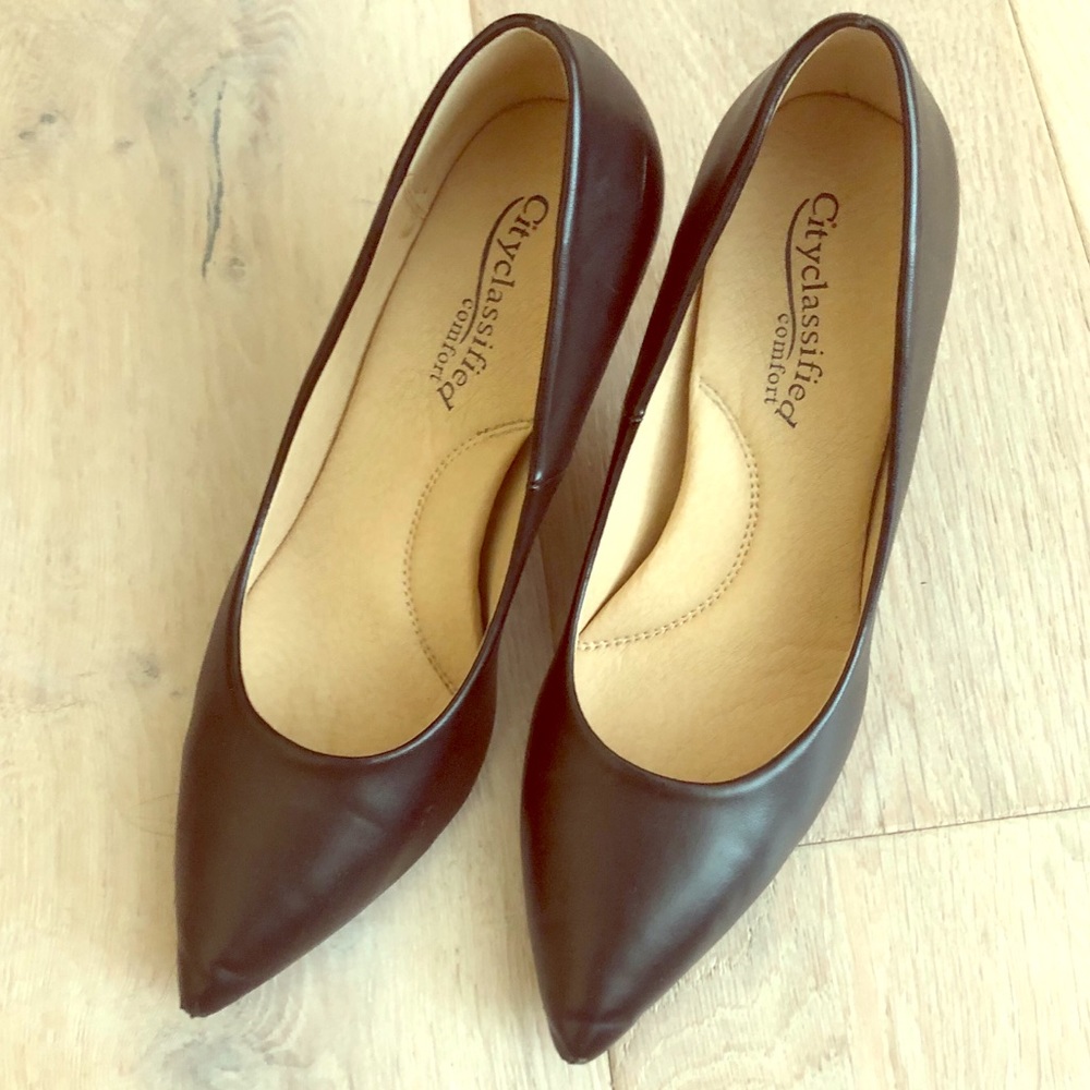 Pointy toe heels